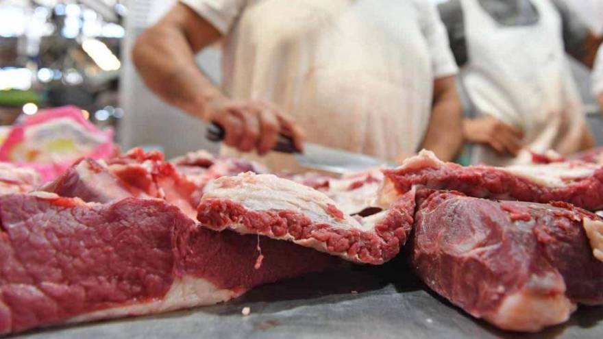 Comer carne, un lujo: cae la oferta ganadera, pero aumentan los precios